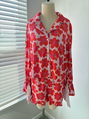 Pink Lily Women's Pink Floral Ruffle Short Pajama Set